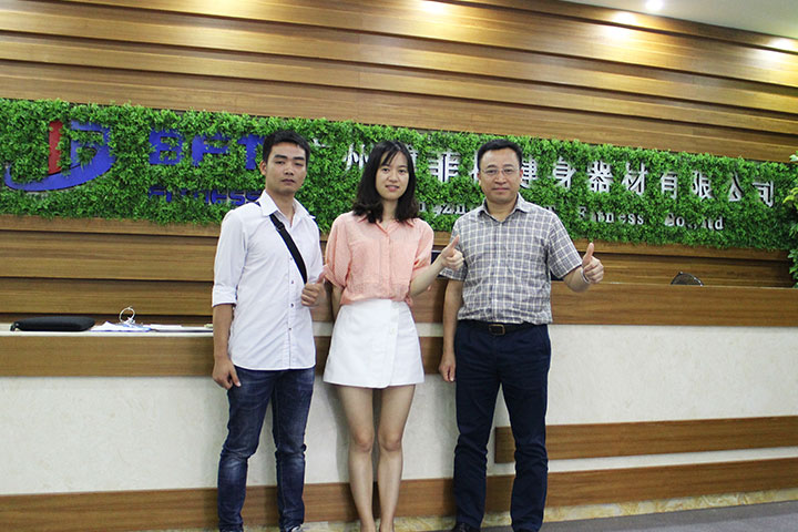 越南客户来中国采购健身器材